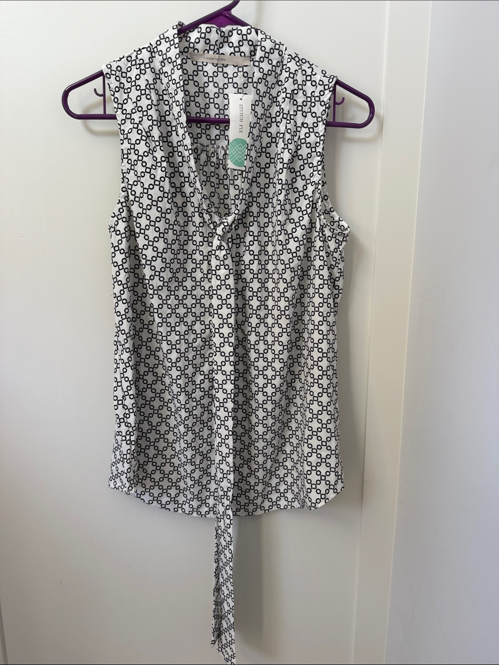 41 Hawthorn Black & White Sleeveless Tie-Neck Geometric Camisole